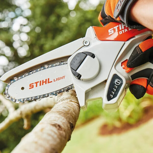 ⁦مقلّم حديقة يعمل بالبطارية GTA 26 - GTA 26 battery-powered garden pruner.⁩ - الصورة ⁦3⁩